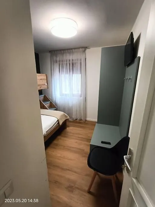 Alloggio Asiago Centro 0*,